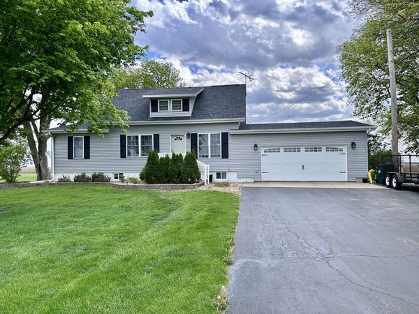 31769 E Thome Road , Rock Falls, IL 61071