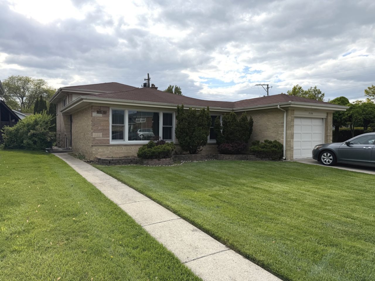 7150 N Crawford Avenue, Lincolnwood, IL 60712 Main Photo