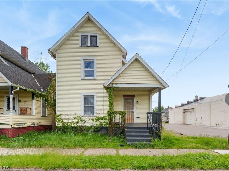 700 8th Street NE, Canton, OH 44704 Photo 1