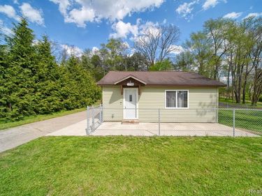 4849 Wolf Lake Road, Napoleon Twp, MI 49240