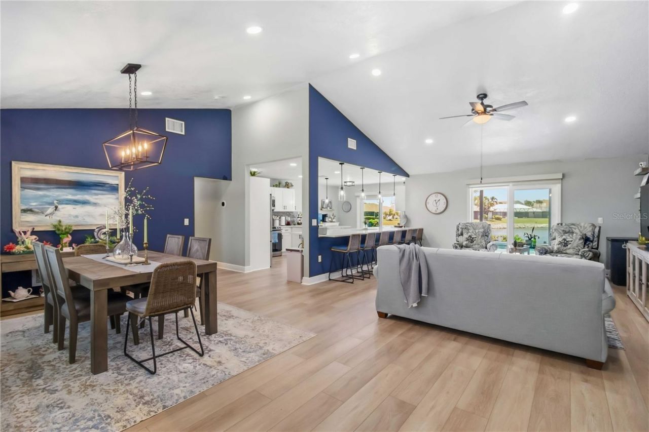 8712 53rd Avenue W, Bradenton, FL 34210 Photo