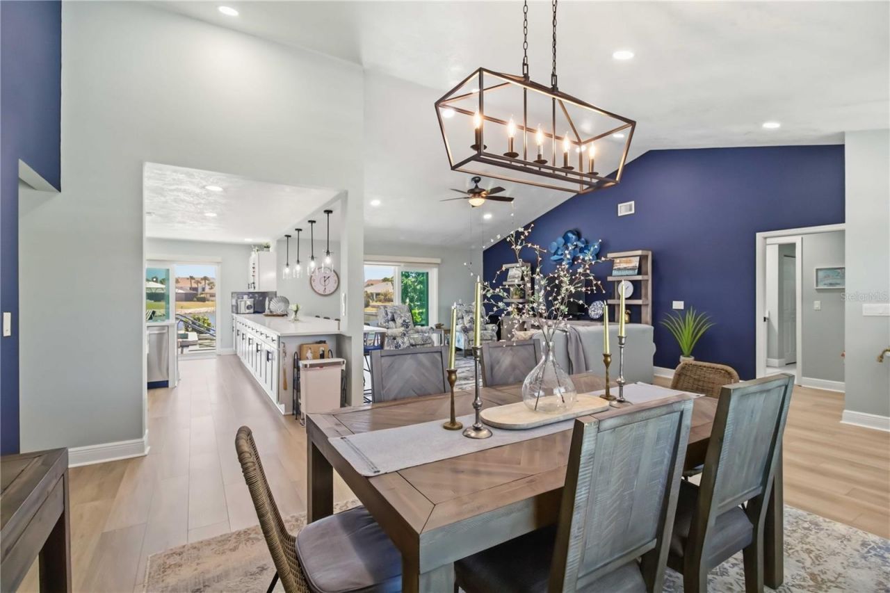 8712 53rd Avenue W, Bradenton, FL 34210 Photo
