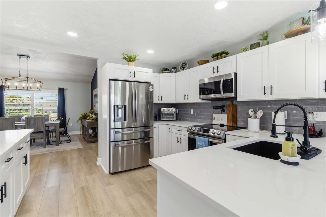 8712 53rd Avenue W, Bradenton, FL 34210 Photo