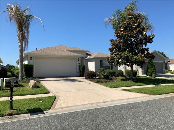 27215 ROANOKE DRIVE , LEESBURG, FL 34748
