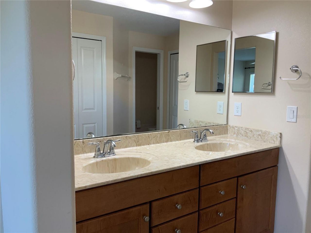 27215 Roanoke Drive, Leesburg, FL 34748 Photo