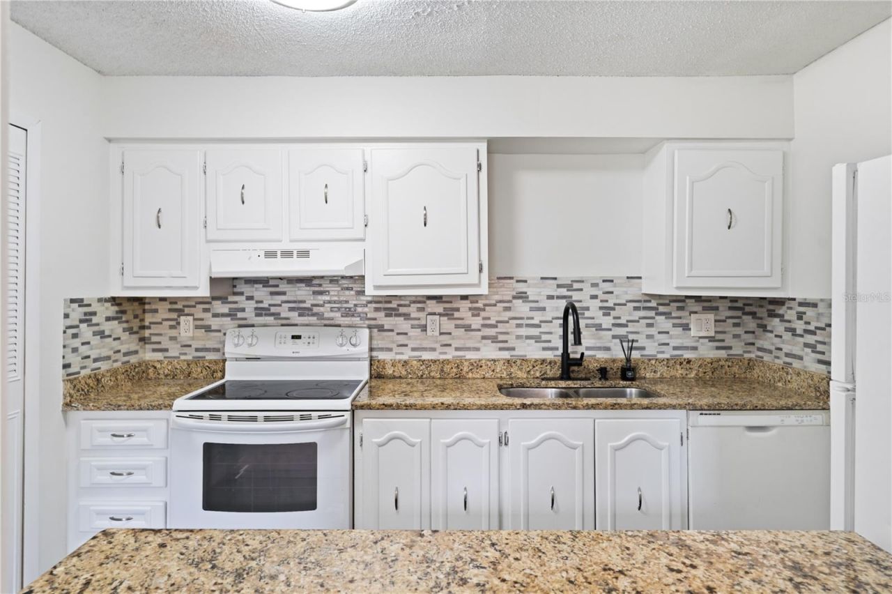 500 Orange Drive, Unit 10, Altamonte Springs, FL 32701 Photo