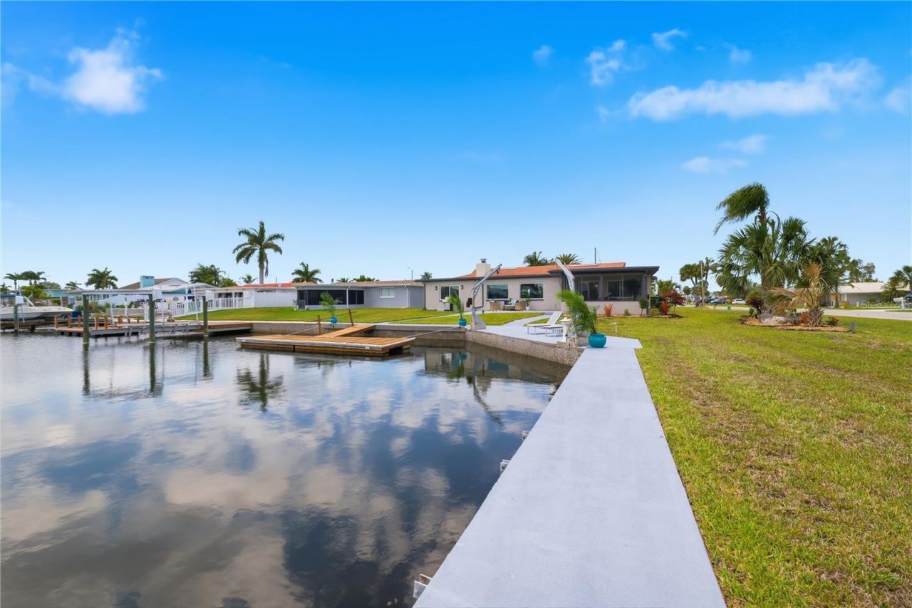 5016 Dory Drive , New Port Richey, FL 34652 Photo