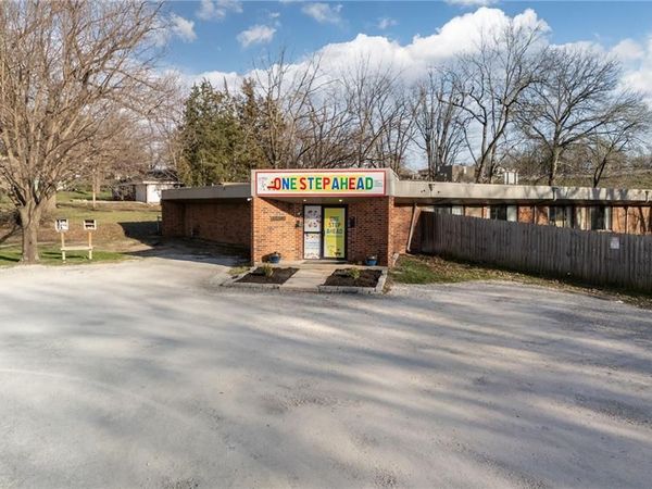 3712 Pacific Street, St Joseph, MO 64507