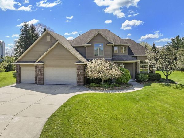 28411 72nd Pl, Salem Lakes, WI 53168