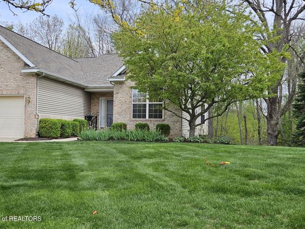 2353 Sapphire Lane, East Lansing, MI 48823