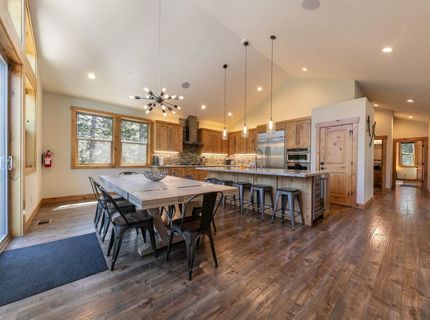 13545 Weisshorn Avenue, Truckee, CA 96161 Photo