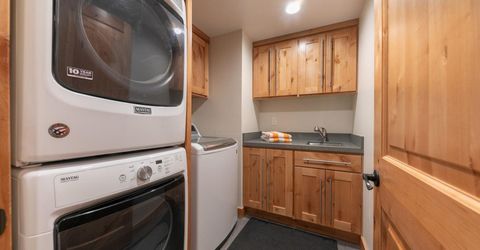 13545 Weisshorn Avenue, Truckee, CA 96161 Photo
