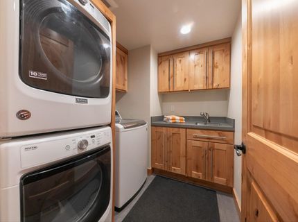13545 Weisshorn Avenue, Truckee, CA 96161 Photo