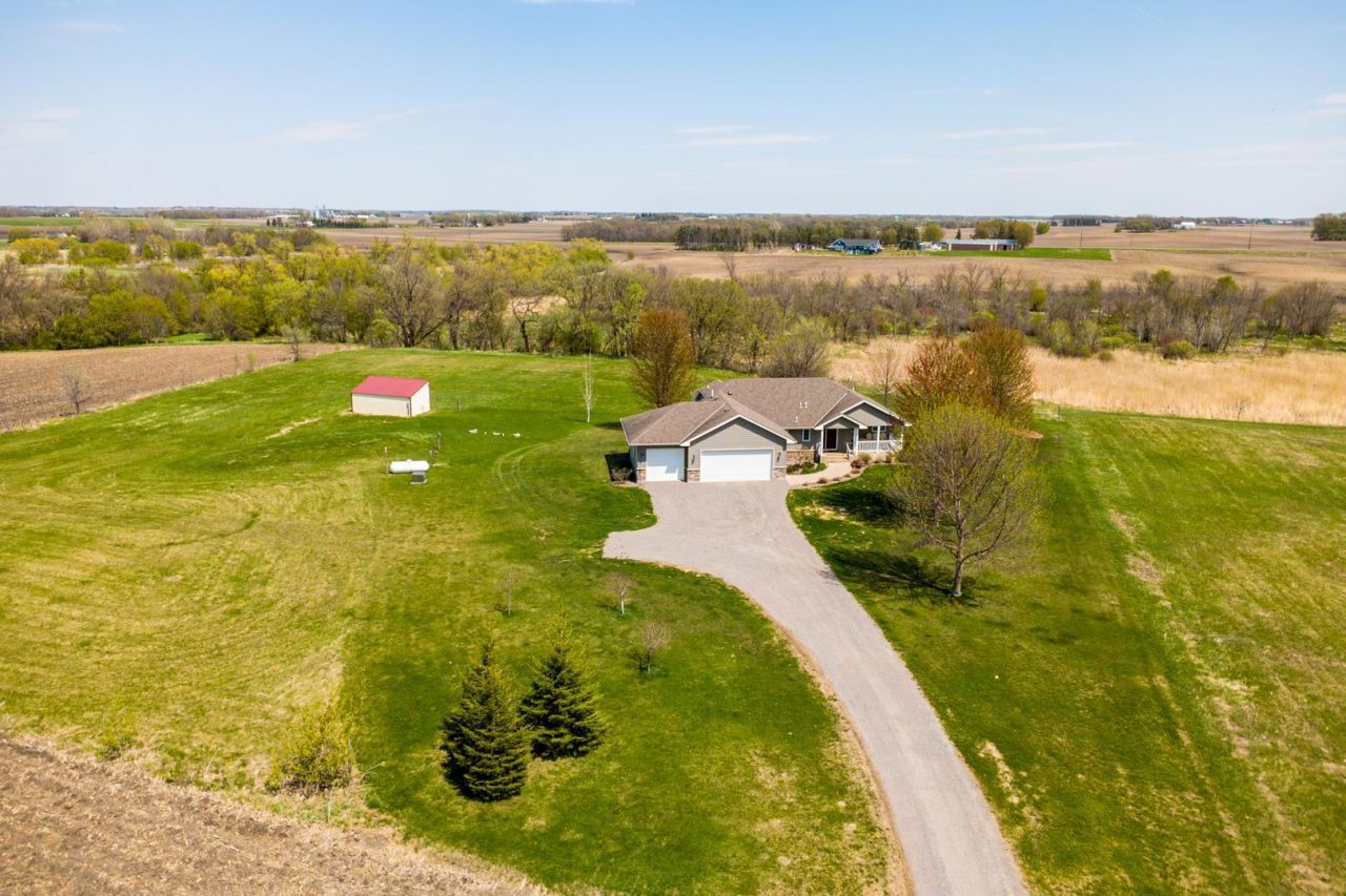 10460 Morrison Avenue SW, Howard Lake, MN 55349