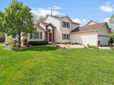 1409 Earle Way, Burnsville, MN 55306