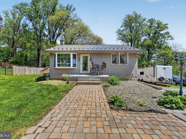 215 N LIMESTONE ROAD, PARKESBURG, PA 19365