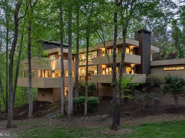 11604 FAIRFAX STATION ROAD, FAIRFAX STATION, VA 22039