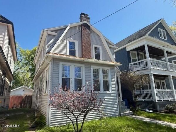 31 Woodlawn Avenue, Albany, NY 12208