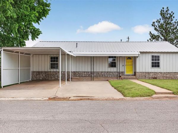 208 N Summer Street, Shattuck, OK 73858