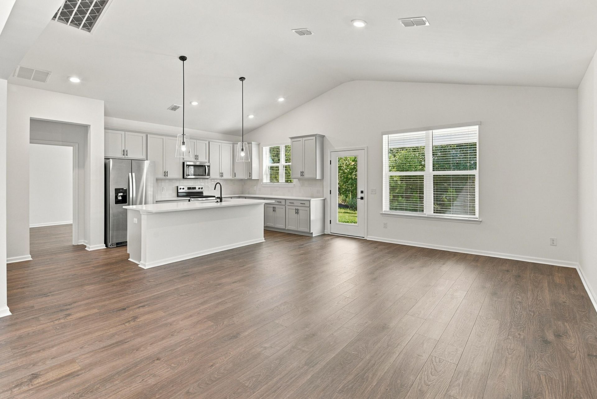440 White Magnolia Street Photo 6