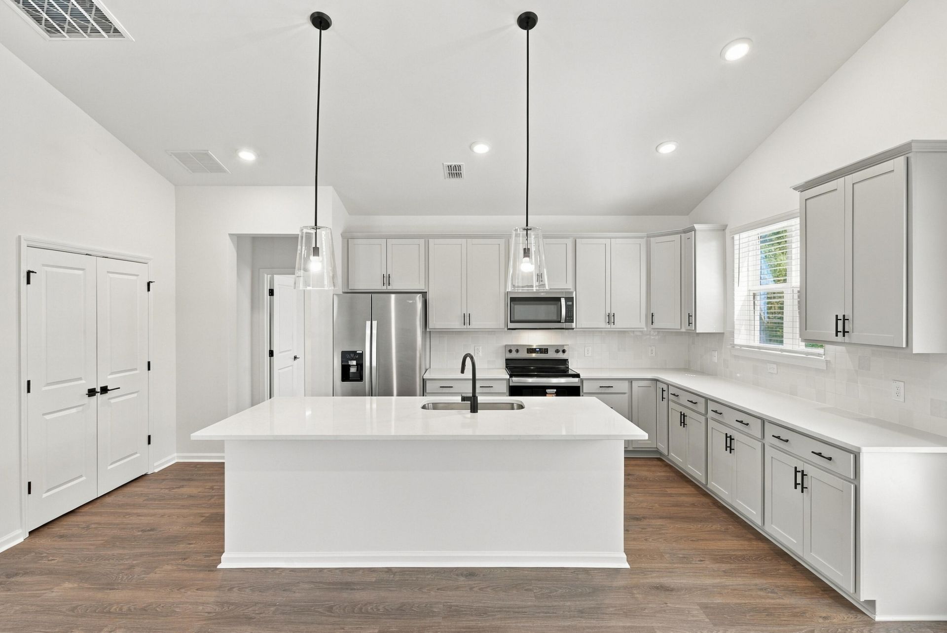 440 White Magnolia Street Photo 9