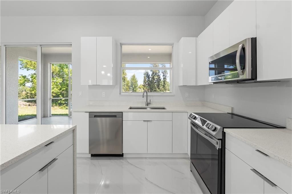 121 NE 8th Ter , Cape Coral, FL 33909 Photo