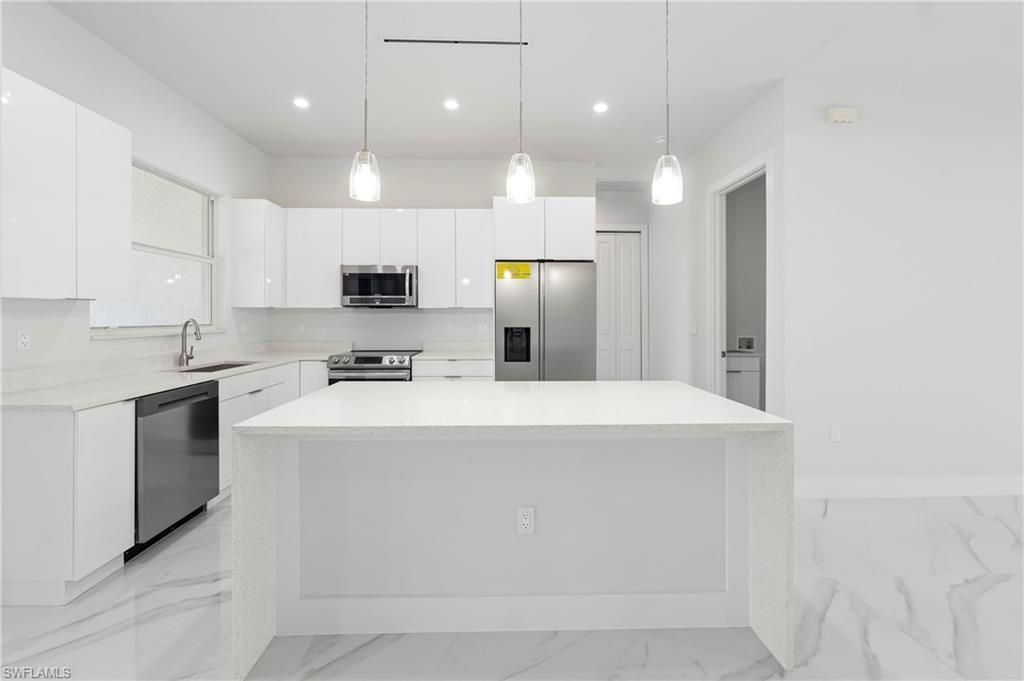 121 NE 8th Ter , Cape Coral, FL 33909 Photo