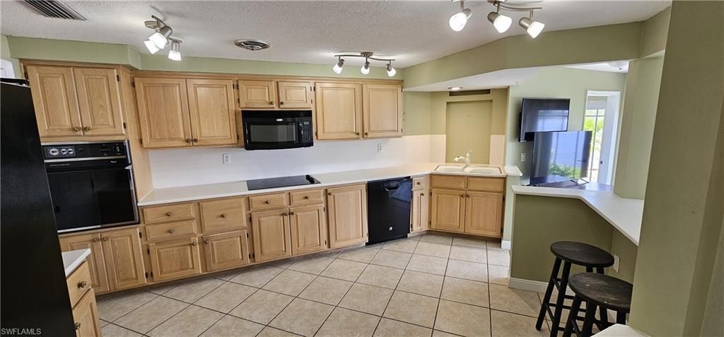 1802 Lakeview Blvd, North Fort Myers, FL 33903 Photo