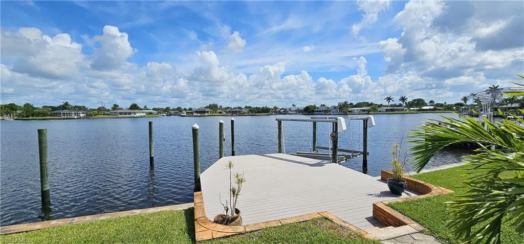 1802 Lakeview Blvd, North Fort Myers, FL 33903 Photo