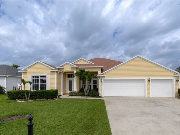 357 24th Avenue SW, Vero Beach, FL 32962