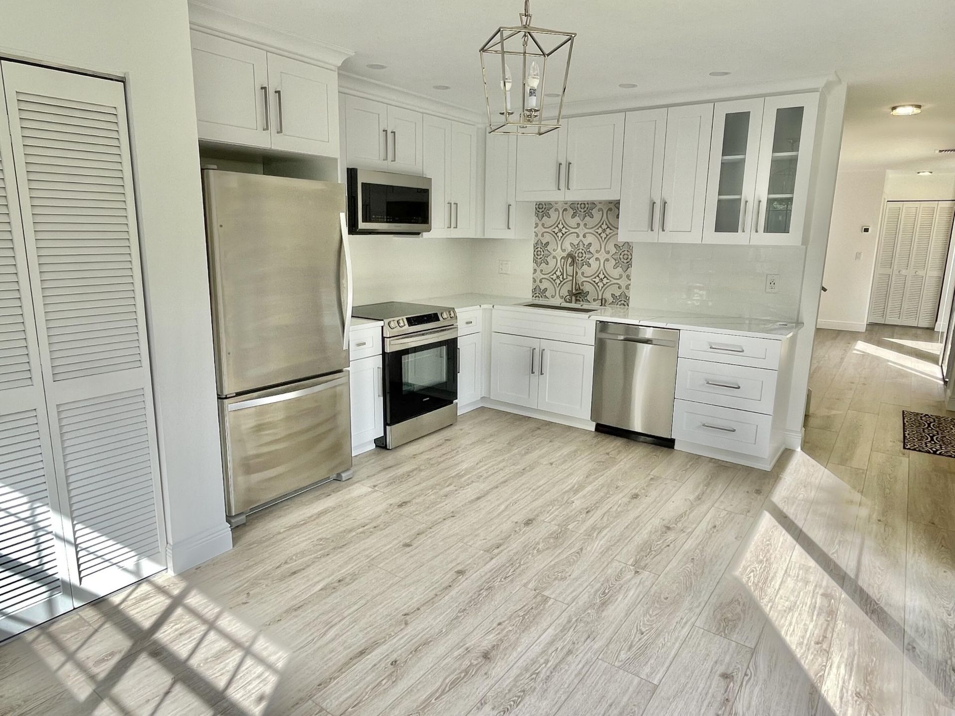 359 Prestwick Circle, Unit 2, Palm Beach Gardens, FL 33418 Photo