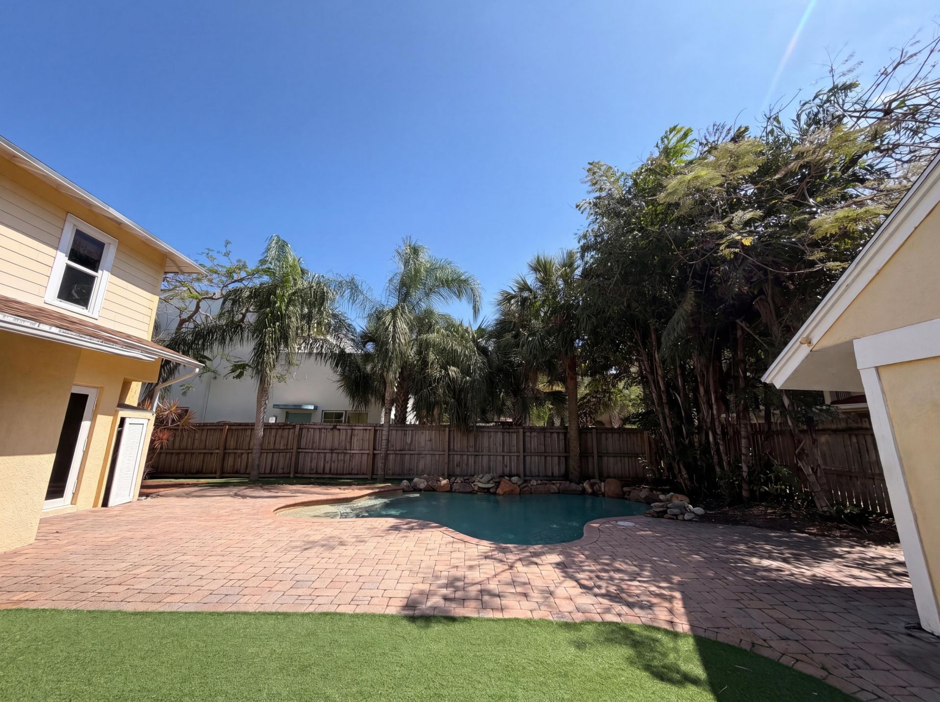 207 S Ocean Breeze, Lake Worth Beach, FL 33460 Photo