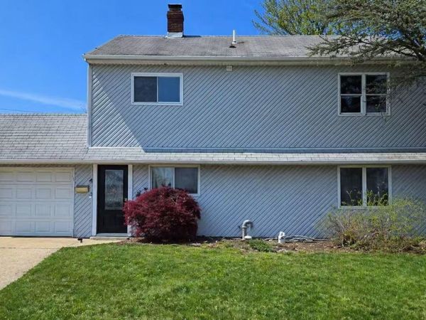 8 Harmony Lane , Westbury, NY 11590