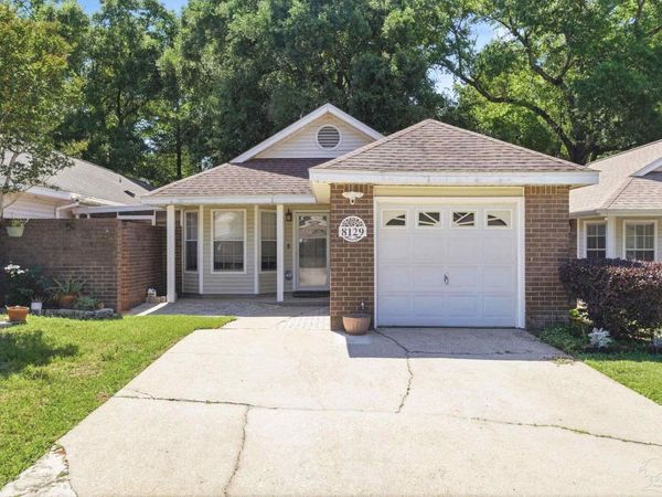 8129 Treetop Ln, Pensacola, FL 32514