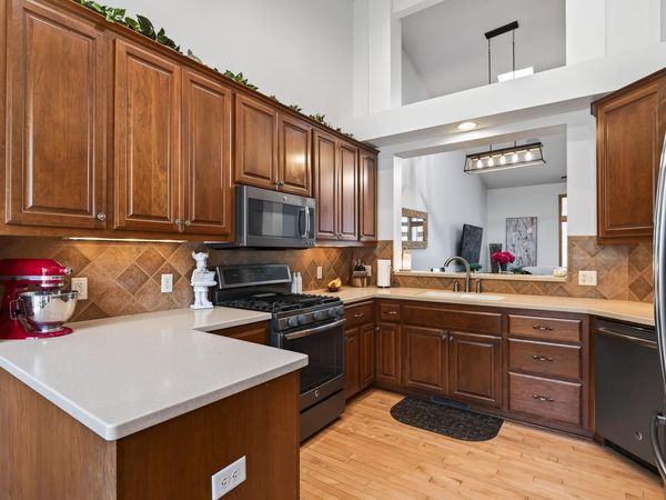 9016 Meadow Place , Savage, MN 55378
