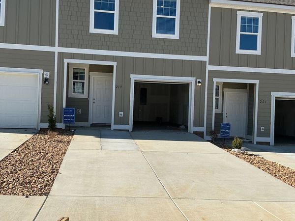 219 Darlington Drive , Dickson, TN 37055