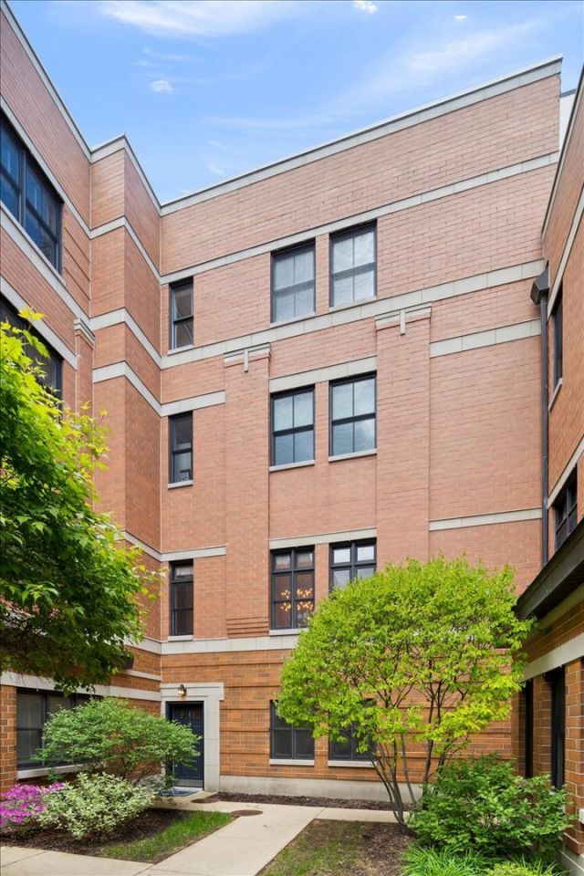 3842 N Southport Avenue, Unit I, Chicago, IL 60611 Main Photo