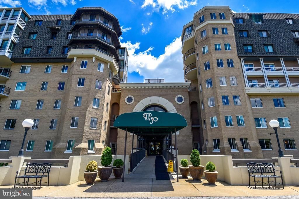 1250 S Washington Street, Unit 121, Alexandria, VA 22314 Main Photo