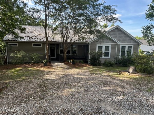 2672 Lakeview Circle, Alford, FL 32420