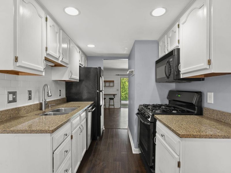 2601 Scioto View Lane, Unit M, Columbus, OH 43221 Photo 9