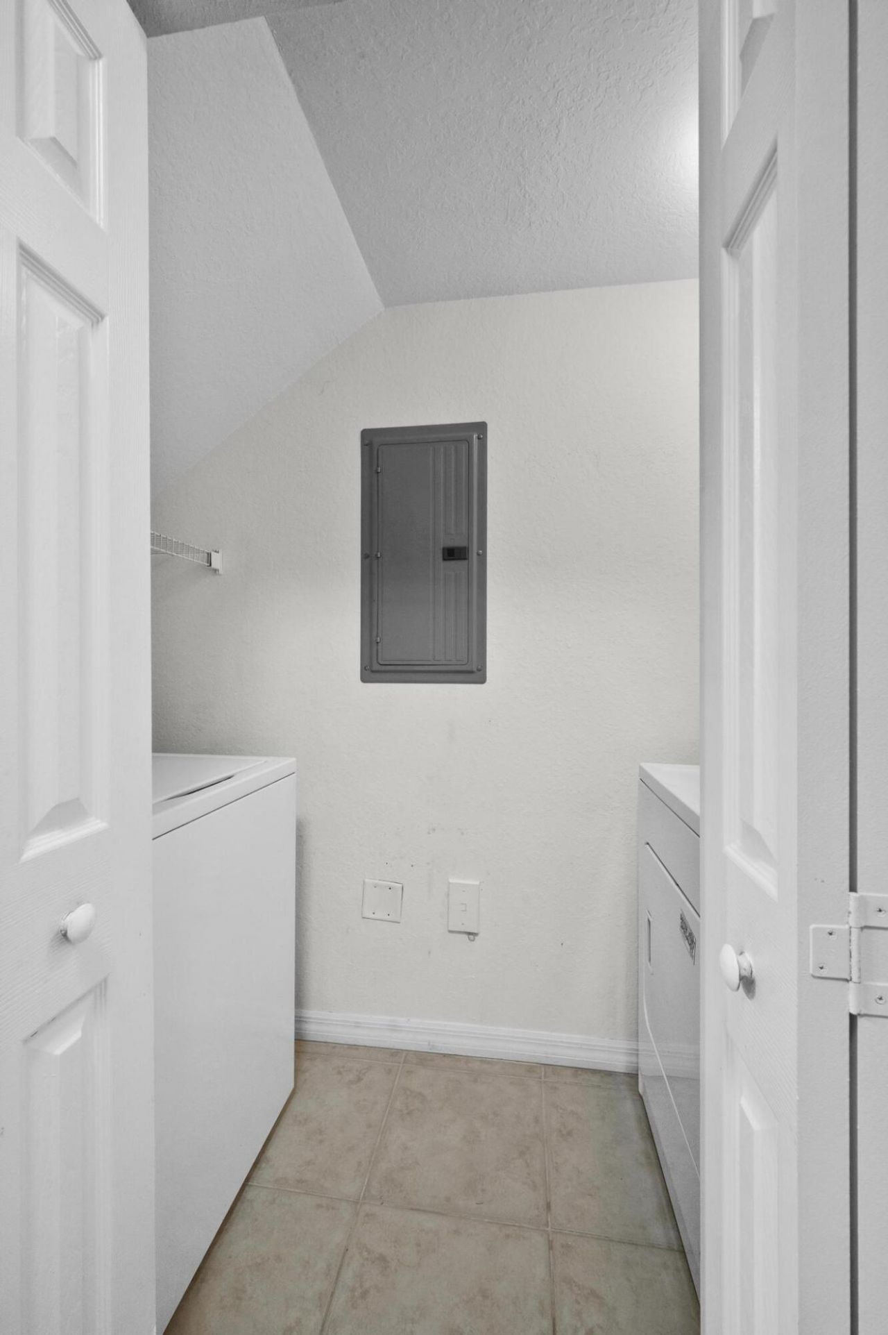 390 SE Rogers Court, Stuart, FL 34994 Photo