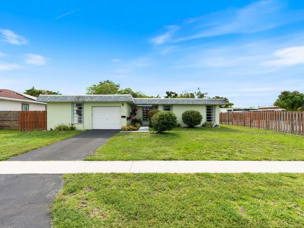7815 NW 68th Terrace, Tamarac, FL 33321