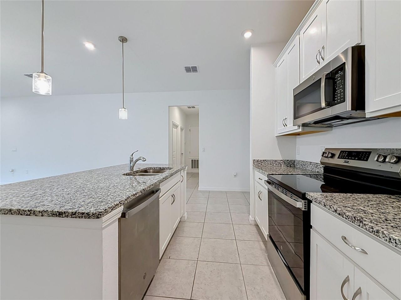 418 Quayside Avenue , Mascotte, FL 34753 Photo