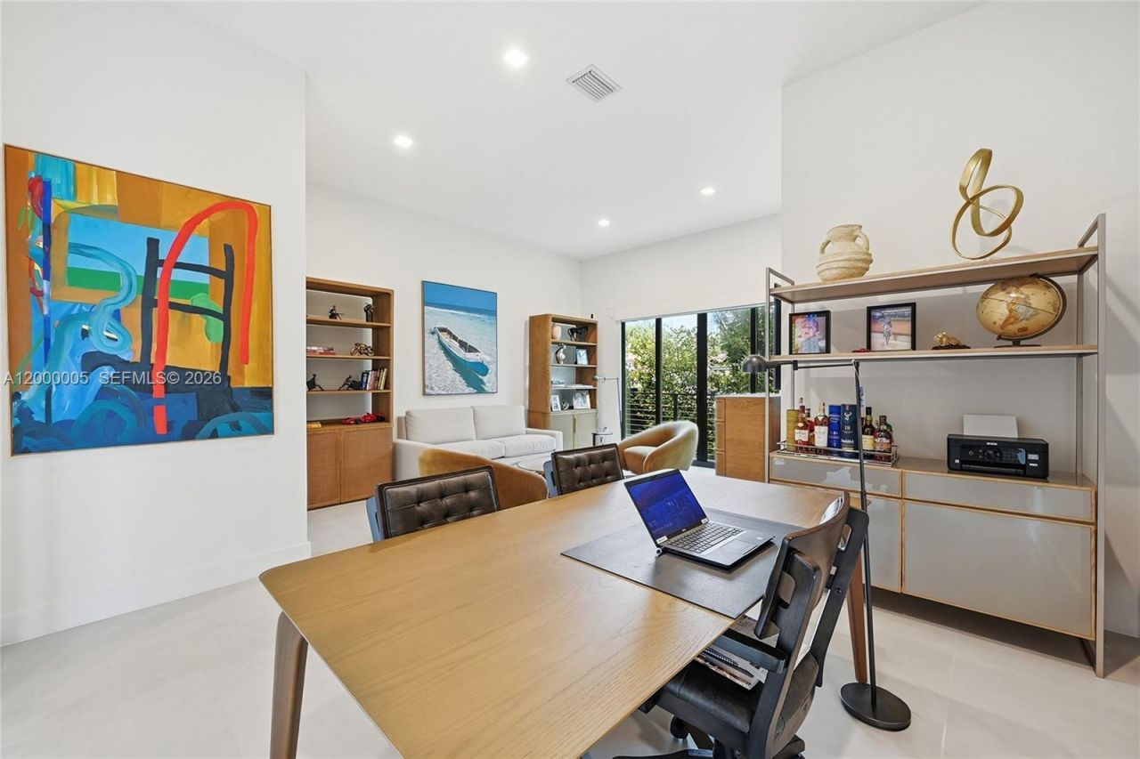 3300 NE 170th St , North Miami Beach, FL 33160 Photo