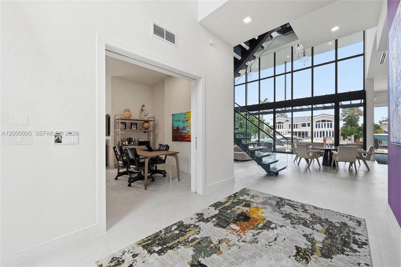 3300 NE 170th St , North Miami Beach, FL 33160 Photo