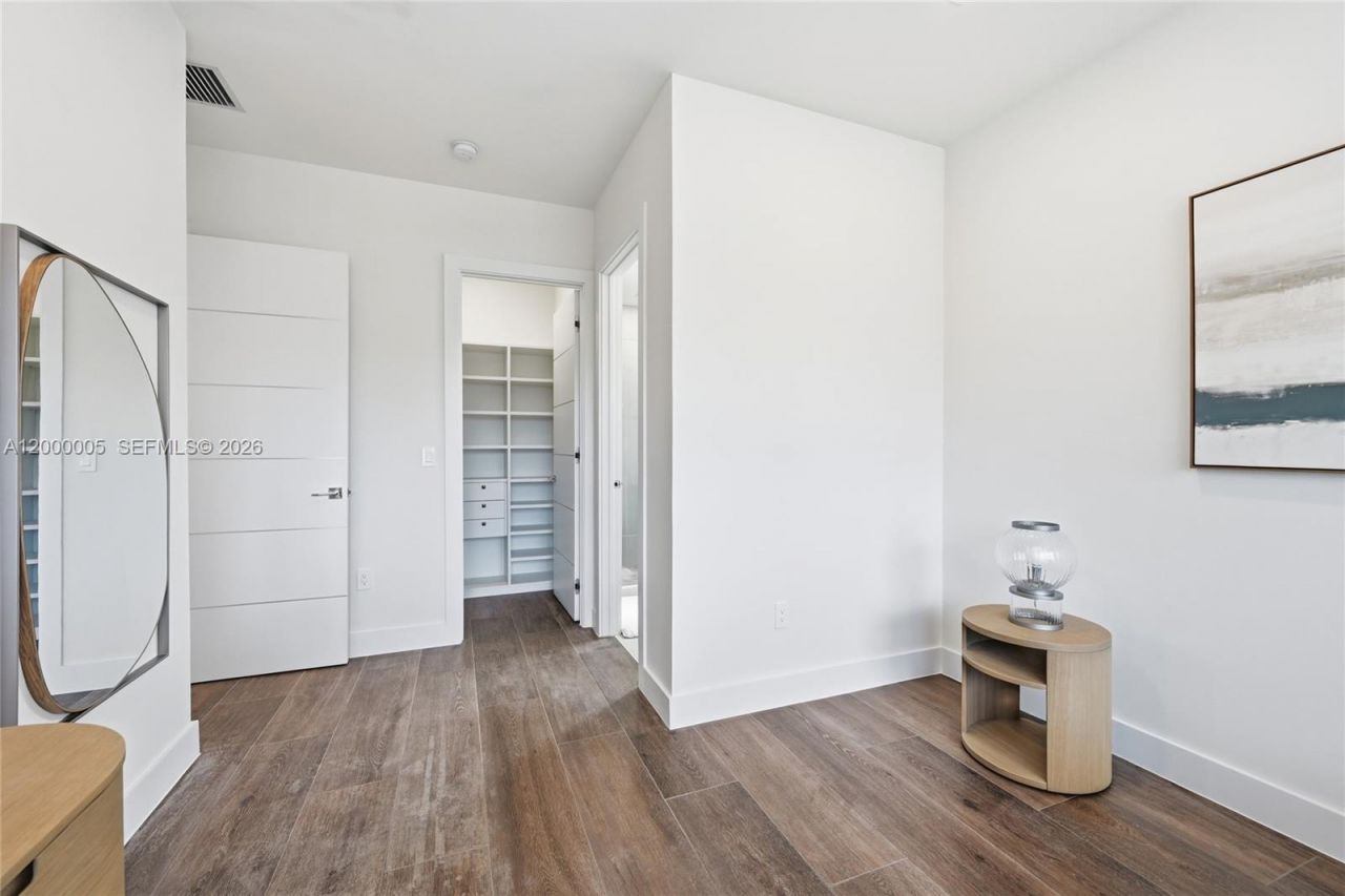 3300 NE 170th St , North Miami Beach, FL 33160 Photo