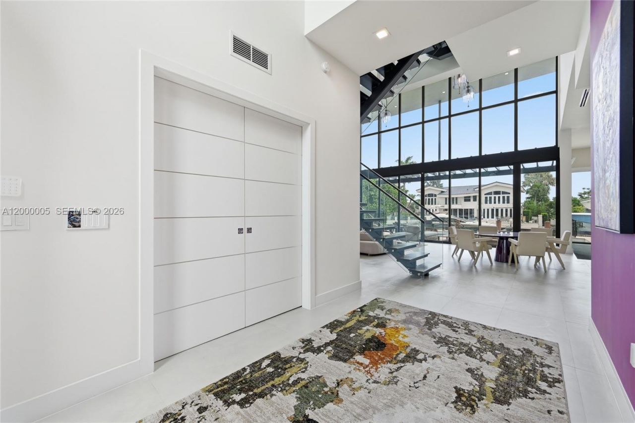 3300 NE 170th St , North Miami Beach, FL 33160 Photo