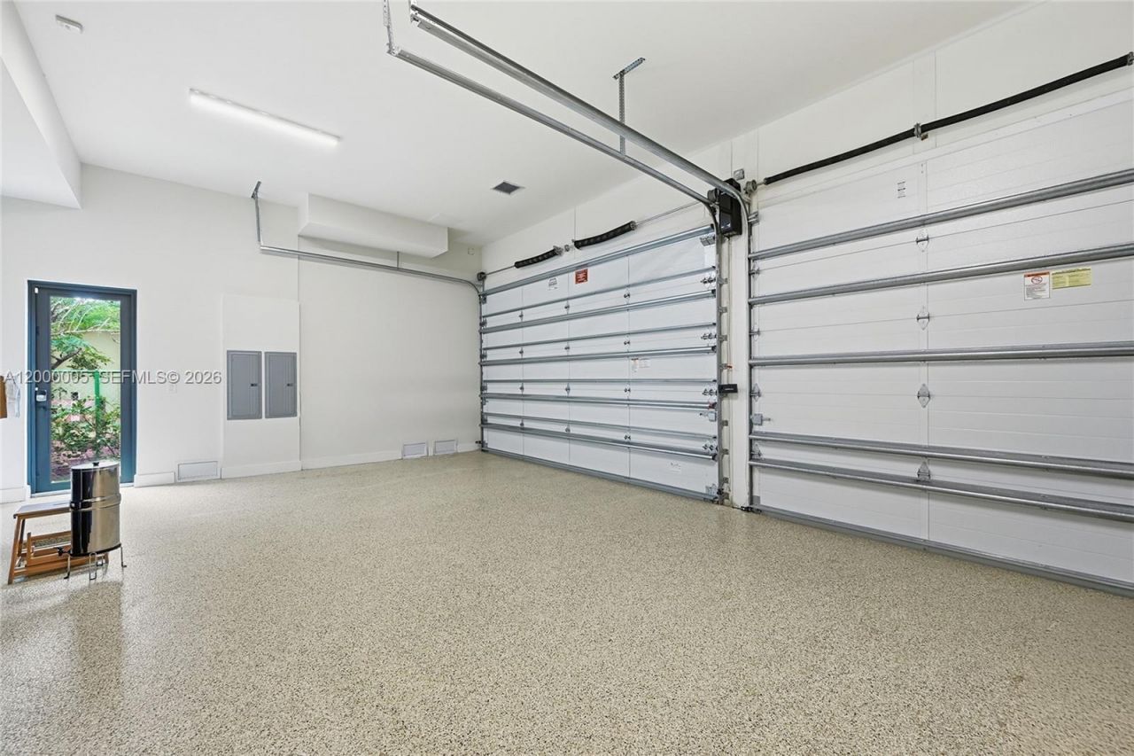 3300 NE 170th St , North Miami Beach, FL 33160 Photo