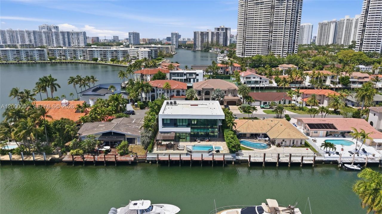 3300 NE 170th St , North Miami Beach, FL 33160 Photo