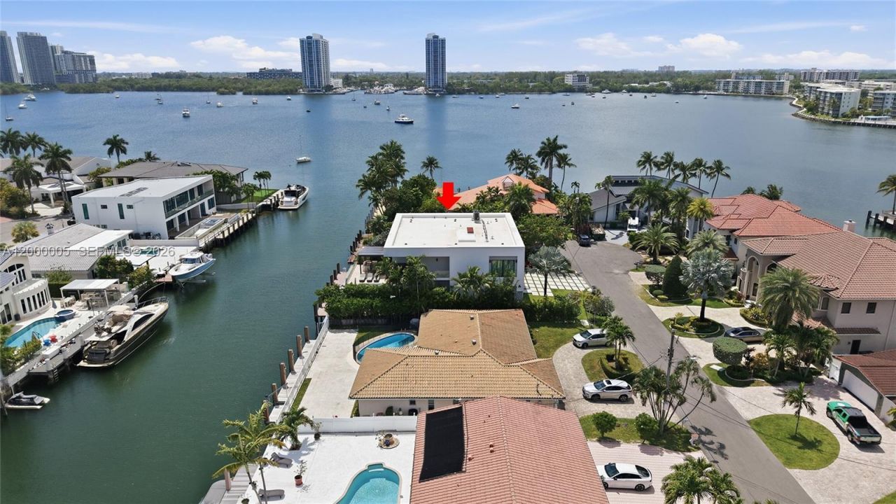 3300 NE 170th St , North Miami Beach, FL 33160 Photo